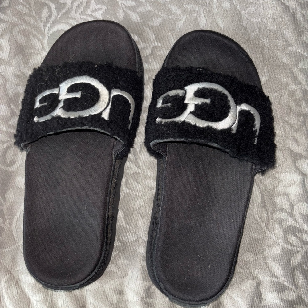 UGG Black Fuzzy Slides